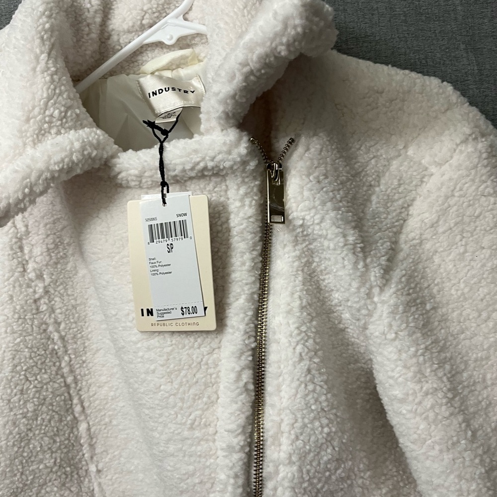 Women's White Sherpa Jacket - Picture 5 of 8